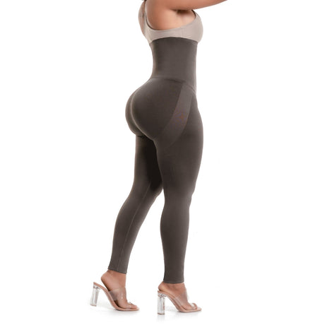 Leggings moldeador de cintura con realce de glúteos.